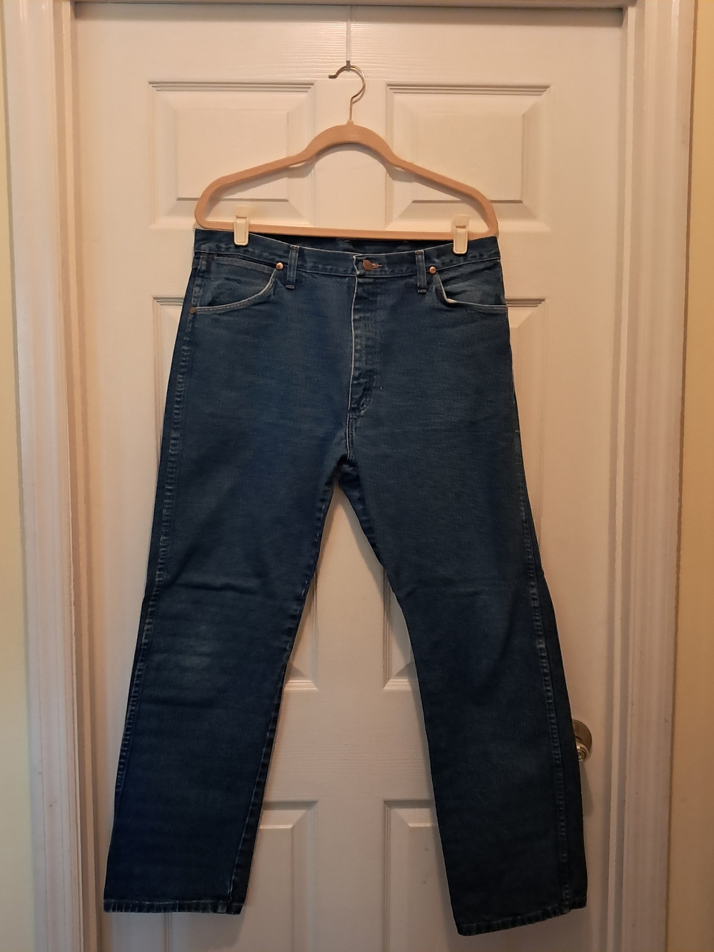 Wrangler Men's Size 36x32 Blue Straight-Leg Jeans